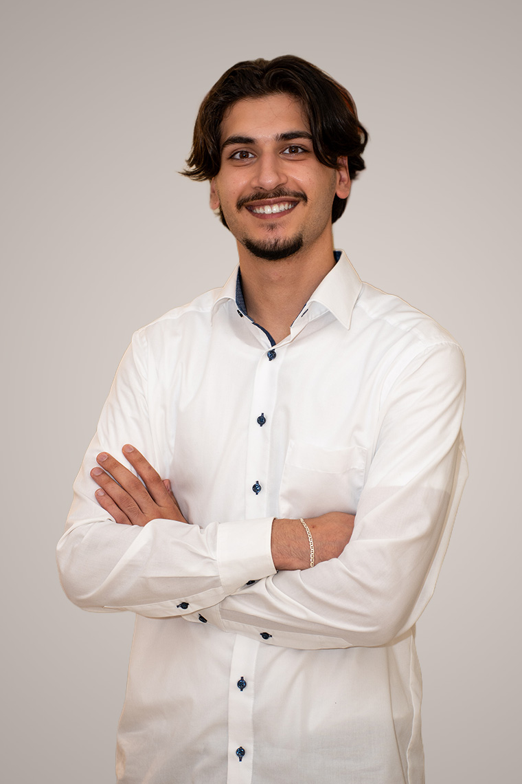 Kurdi_website_portret